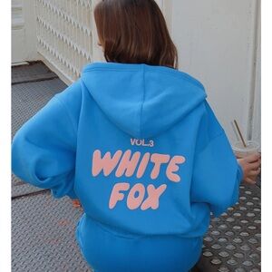 White Fox Blue Video
Offstage Zip Front Hoodie Azure Size Small/Medium NWT